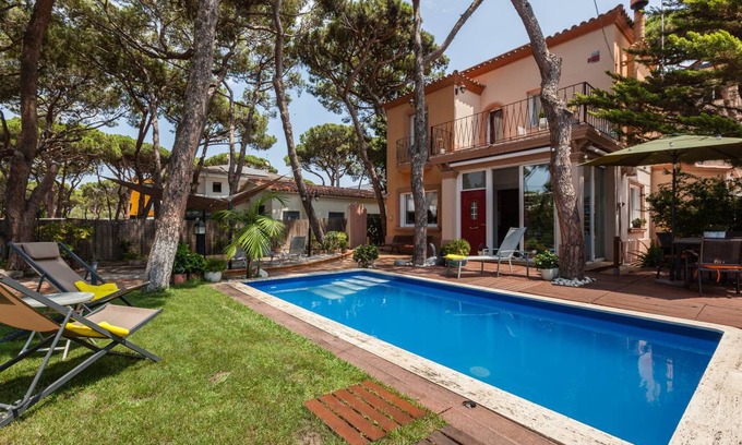 Castelldefels Villa | 200 m² Villa ∙ 3 bedrooms ∙ 6 guests