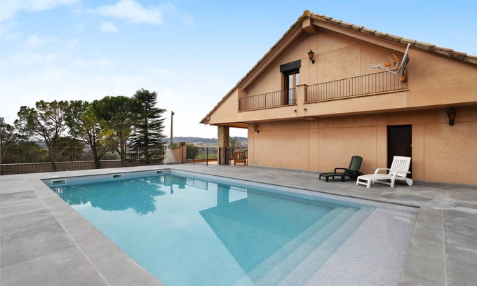 Avia House | 250 m² House ∙ 5 bedrooms ∙ 25 guests