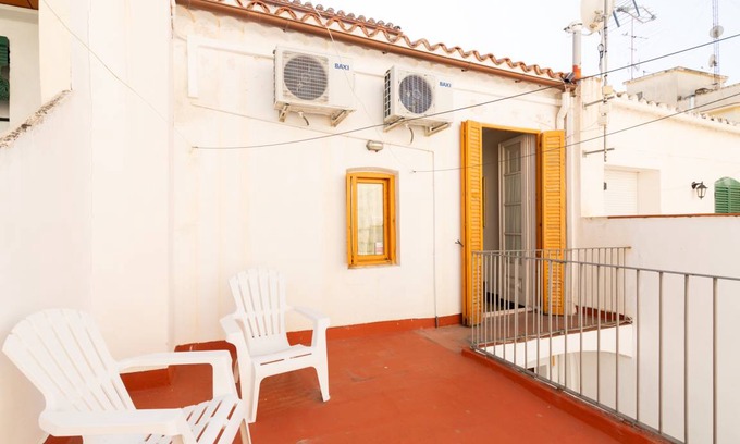 Premia de Mar House | 250 m² House ∙ 5 bedrooms ∙ 14 guests