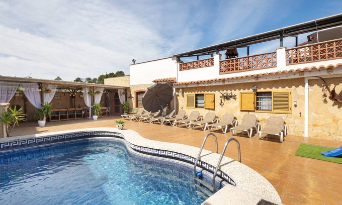 Rubi House | 280 m² House ∙ 6 bedrooms ∙ 15 guests