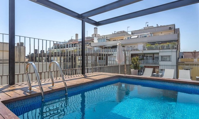 el Fort Pienc Apartment | 3 rooms Barrio Gotico Duplex, Terrace and Pool - 8 pax - Free WiFi