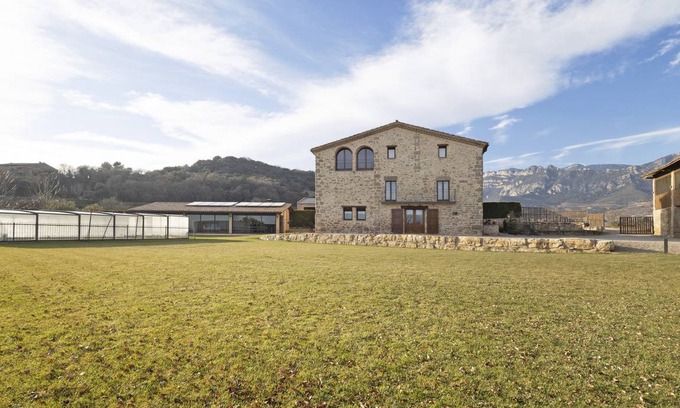 Berga House | 300 m² House ∙ 9 bedrooms ∙ 18 guests