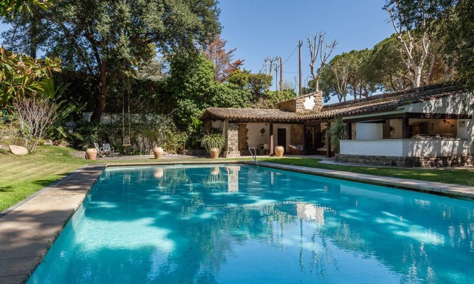 Premia de Dalt Villa | 350 m² Villa ∙ 5 bedrooms ∙ 10 guests