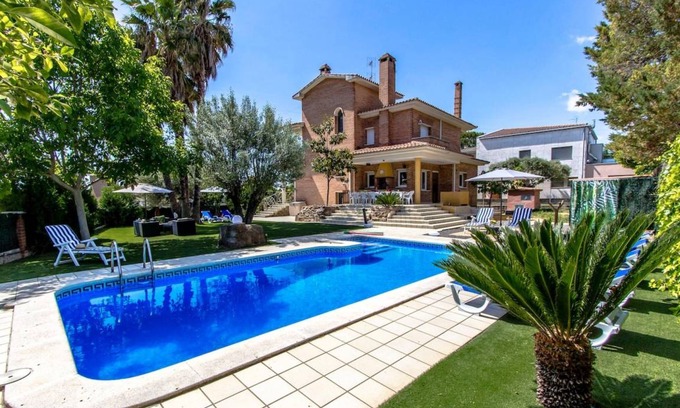 Can Vinyals Villa | 357 m² Villa ∙ 6 bedrooms ∙ 12 guests