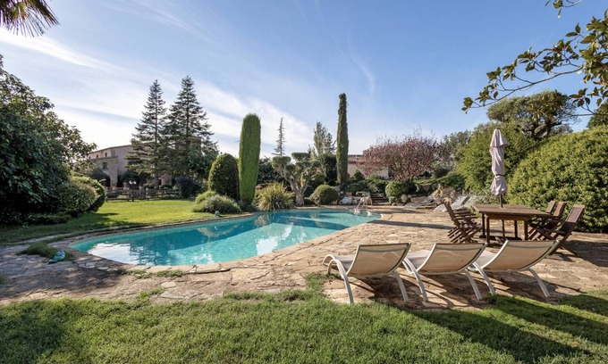 El Bruc Villa | 395 m² Villa ∙ 9 bedrooms ∙ 24 guests