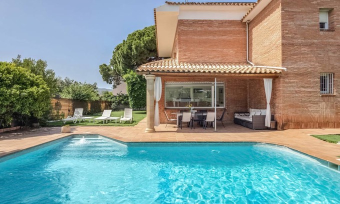 Masnou Villa | 450 m² Villa ∙ 6 bedrooms ∙ 10 guests