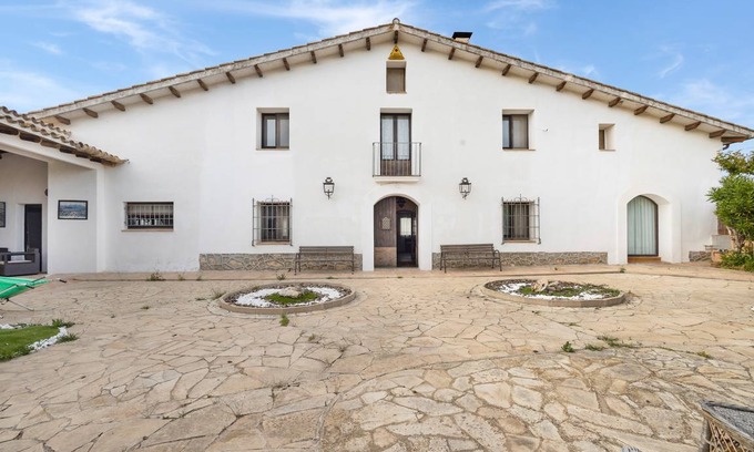 San Martin Sarroca House | 535 m² Finca ∙ 6 bedrooms ∙ 14 guests
