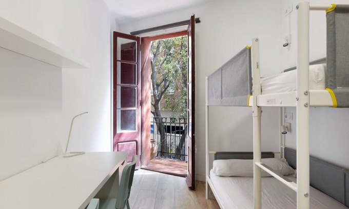 Sants-Badal Other | 588 m² Shared room ∙ 1 bedroom ∙ 2 guests