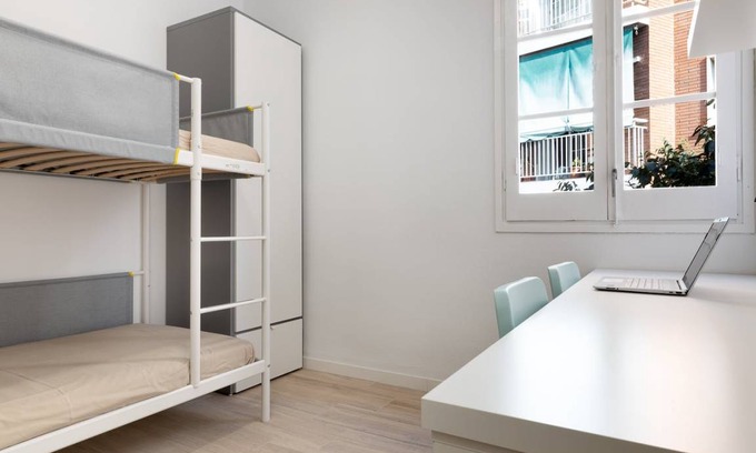 Sants-Badal Other | 588 m² Shared room ∙ 1 bedroom ∙ 2 guests