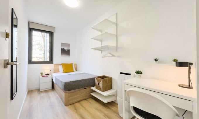 La Sagrera Other | 60 m² Shared room ∙ 1 bedroom ∙ 1 guest