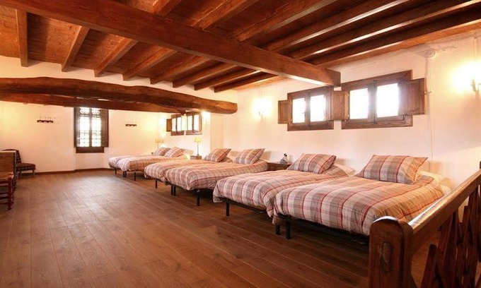 Castellar del Valles Bed & Breakfast | 650 m² Bed and breakfast ∙ 6 bedrooms ∙ 16 guests