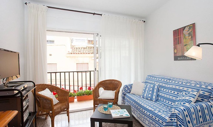 Sant Pol De Mar Apartment | 70 m² Apartment ∙ 1 bedroom ∙ 4 guests
