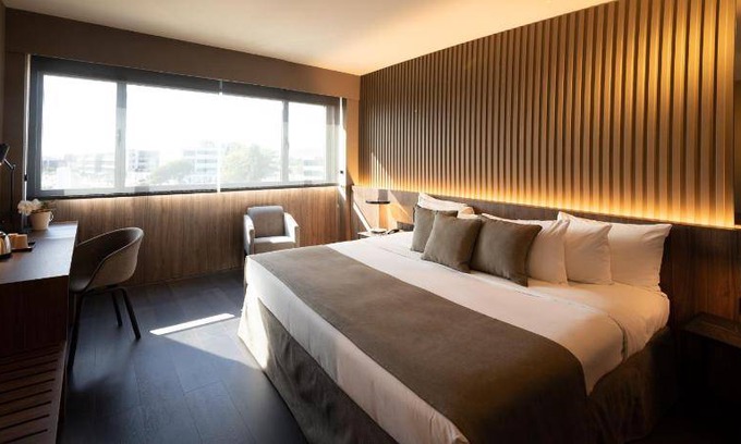 El Prat de Llobregat Hotel | 70 m² Hotel ∙ 2 bedrooms ∙ 127 guests