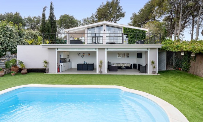 Canyelles House | 85 m² House ∙ 2 bedrooms ∙ 4 guests