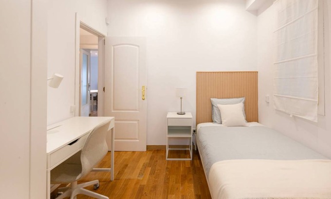 Sant Gervasi – la Bonanova Resort | 90 m² Private room ∙ 1 bedroom ∙ 1 guest