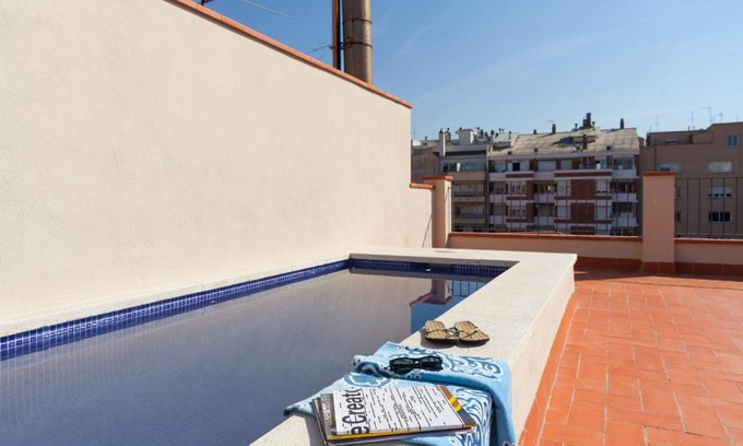 Esquerra de l'Eixample Apartment | Aparteasy - Deluxe Family Apartments with Pool