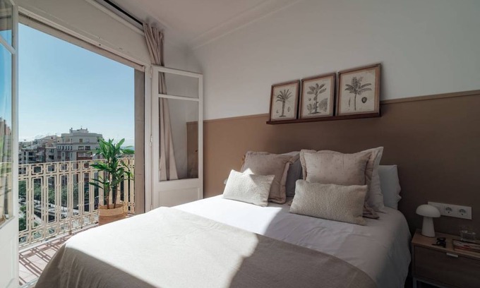 La Salut Apartment | Apartment ∙ 1 bedroom ∙ 1 guest