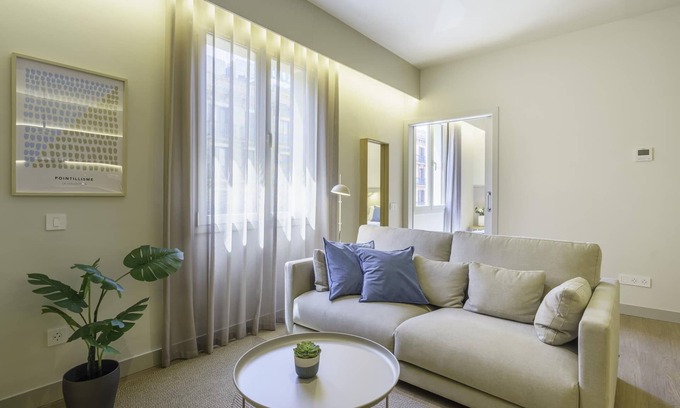 El Raval Apartment | Bright one bedroom apartment in the city center