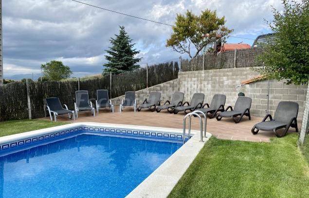 Casserres Cottage | Cabin ∙ 5 bedrooms ∙ 14 guests