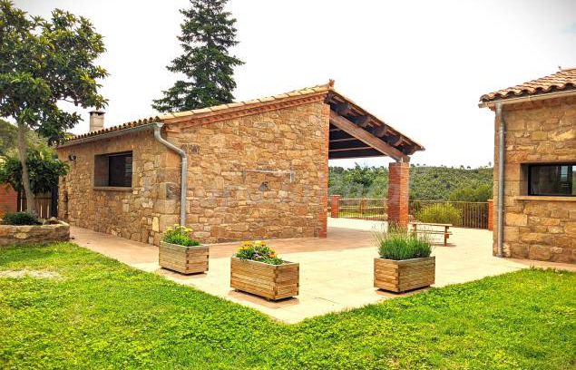 Aguilar de Segarra Cottage | Cabin ∙ 6 bedrooms ∙ 17 guests