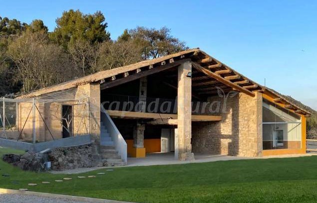 Cardona Cottage | Cabin ∙ 6 bedrooms ∙ 21 guests