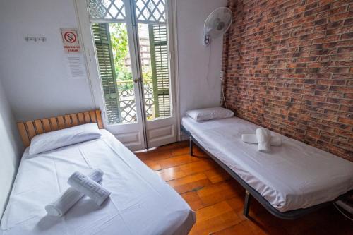 Dreta de l'Eixample Hostel | Diagonal House Hostel