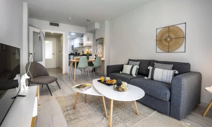 Collblanc y La Torrassa Apartment | 55 m² Apartment ∙ 2 bedrooms ∙ 5 guests