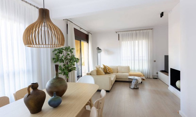La Maternitat i Sant Ramon Apartment | 145 m² Apartment ∙ 4 bedrooms ∙ 6 guests