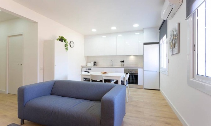La Maternitat i Sant Ramon Apartment | 75 m² Apartment ∙ 3 bedrooms ∙ 4 guests