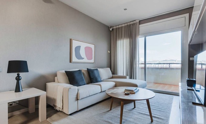 La Maternitat i Sant Ramon Apartment | 124 m² Apartment ∙ 3 bedrooms ∙ 5 guests
