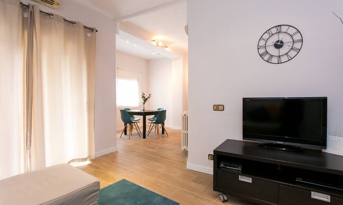 La Nova Esquerra de l'Eixample Apartment | 75 m² Apartment ∙ 3 bedrooms ∙ 7 guests