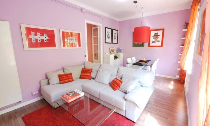 La Sagrada Familia Apartment | Gaudi SDB