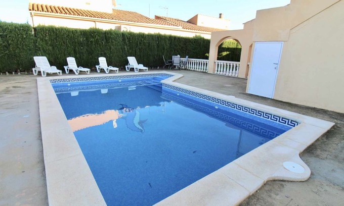 L Almadrava Villa | House secure private pool barbecue Wifi At the foot of the beach in Calafat