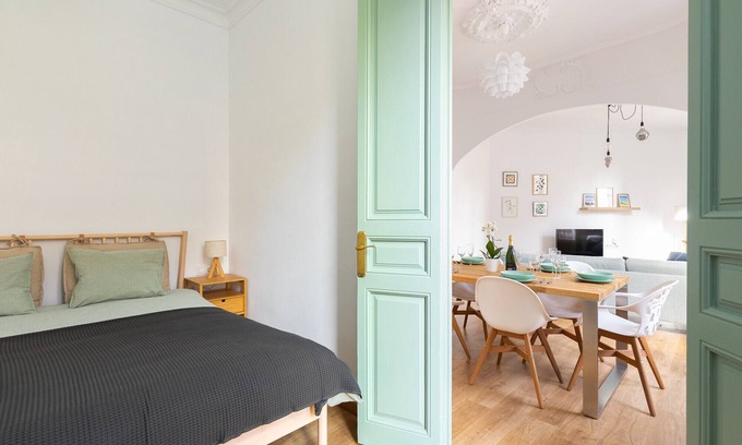 Sant Antoni Apartment | MODERNIST FAMILY BARCELONA APARTMENT