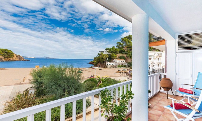 Aiguablava Apartment | Nice apartment for 5 guests with A/C, WIFI, TV, terrace and parking