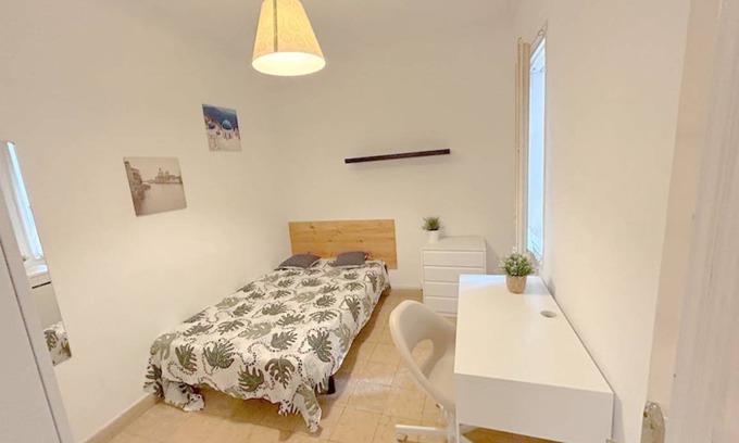 Sarria-Sant Gervasi Resort | Private room ∙ 1 bedroom ∙ 1 guest