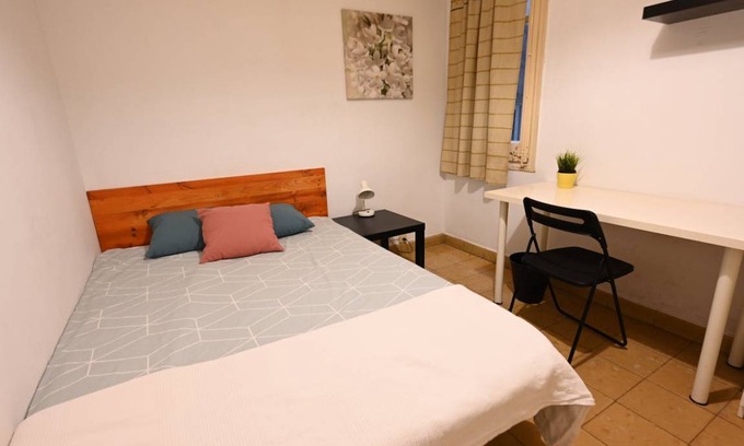 Sarria-Sant Gervasi Resort | Private room ∙ 1 bedroom ∙ 1 guest