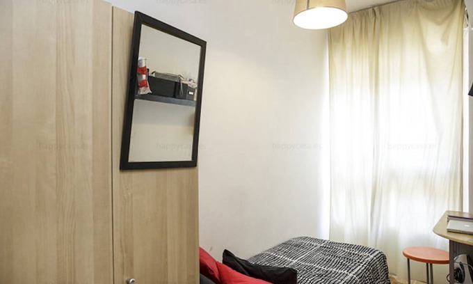 Les Corts Resort | Private room ∙ 1 bedroom ∙ 1 guest