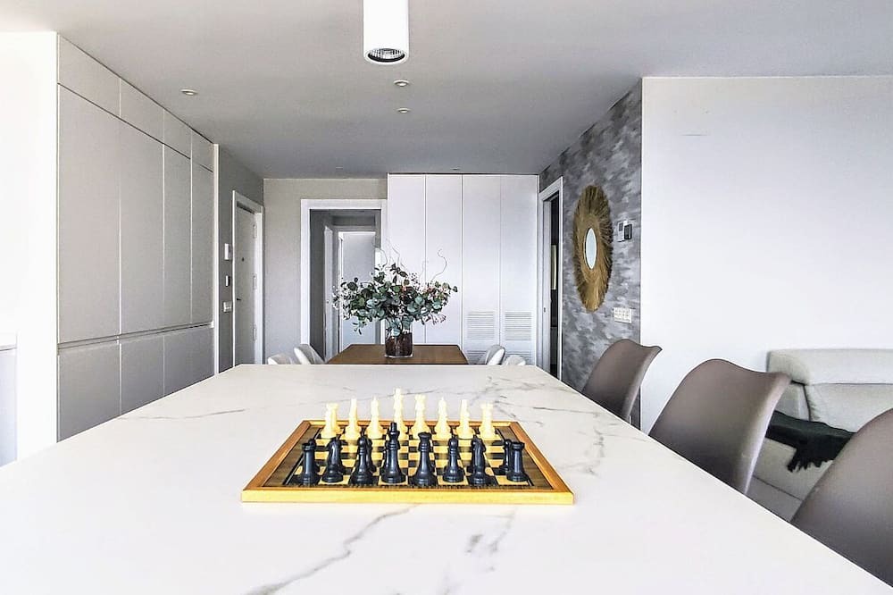 Les Corts Apartment | 3BR Luxury high floor & Terrace near L'illa - Max