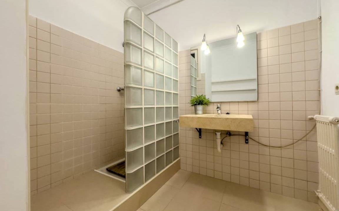 Photo of Bathroom in Sants