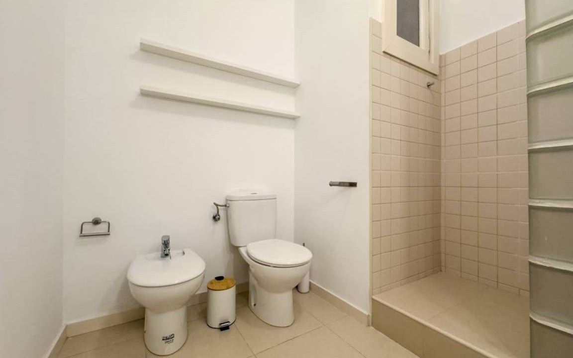 Photo of Bathroom in Sants