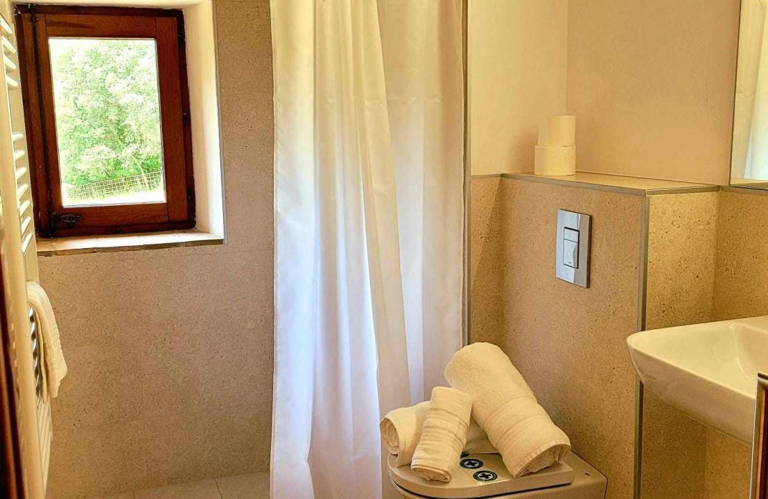 Photo of Bathroom in Queixas