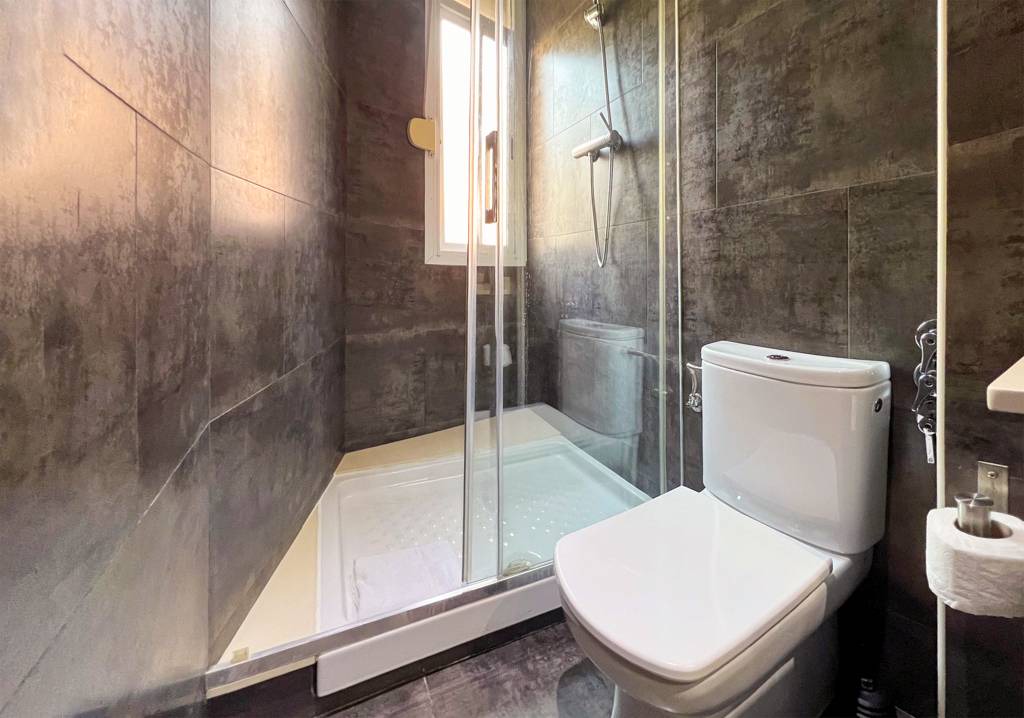 Photo of Bathroom in Sants