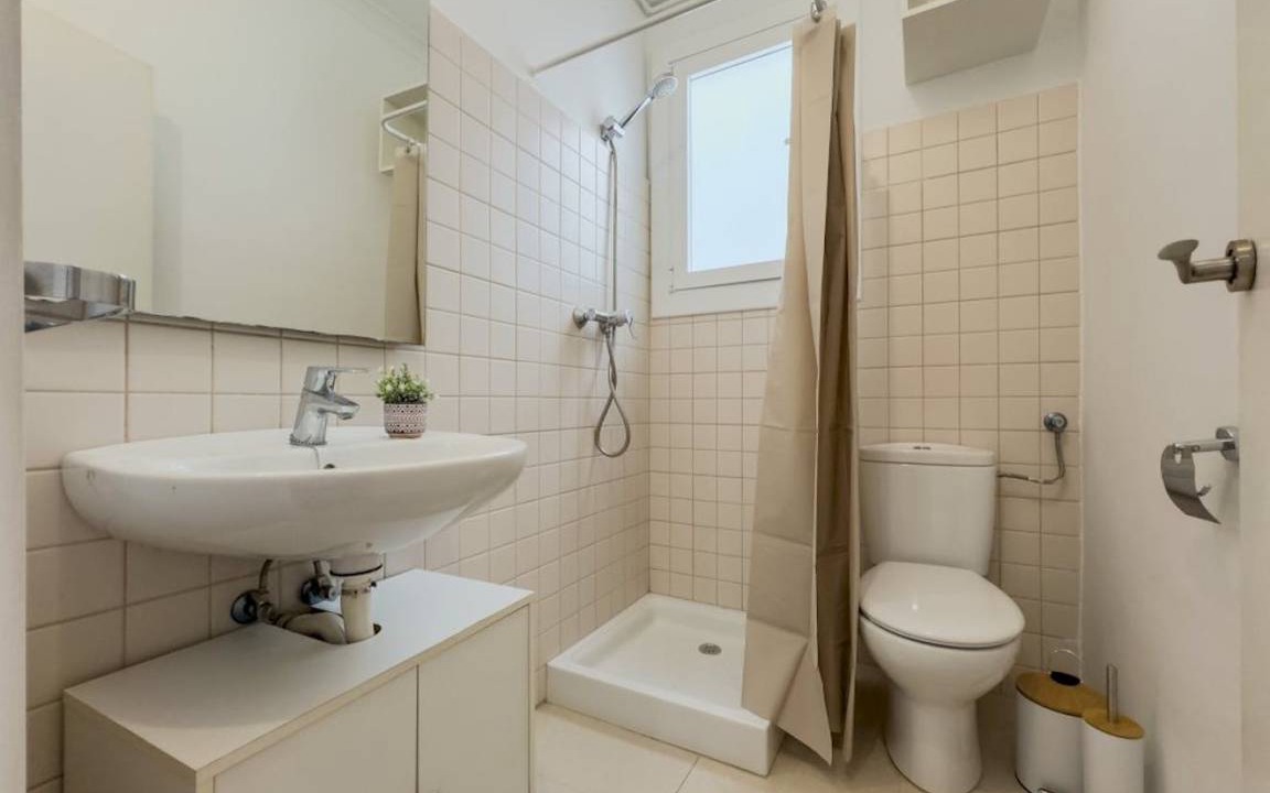Photo of Bathroom in Sants