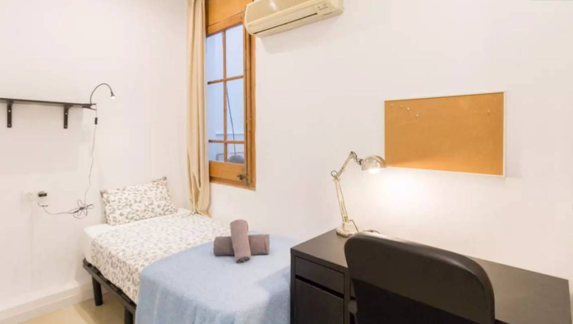 Photo of Bedroom in Sants