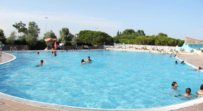 Photo of Human In Picture in Gava