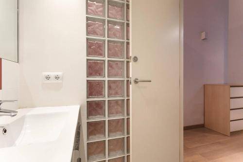Photo of Bathroom in Sants