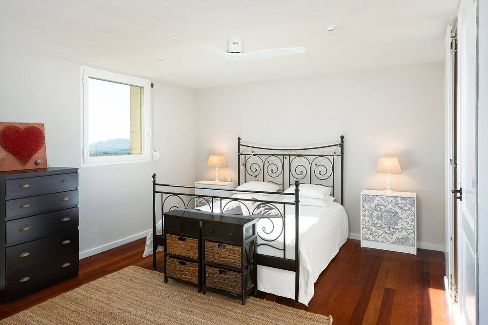 Photo of Bedroom in Castellcir