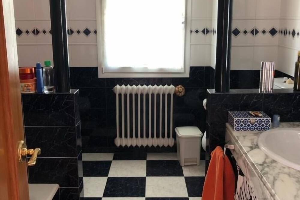 Photo of Bathroom in Masnou