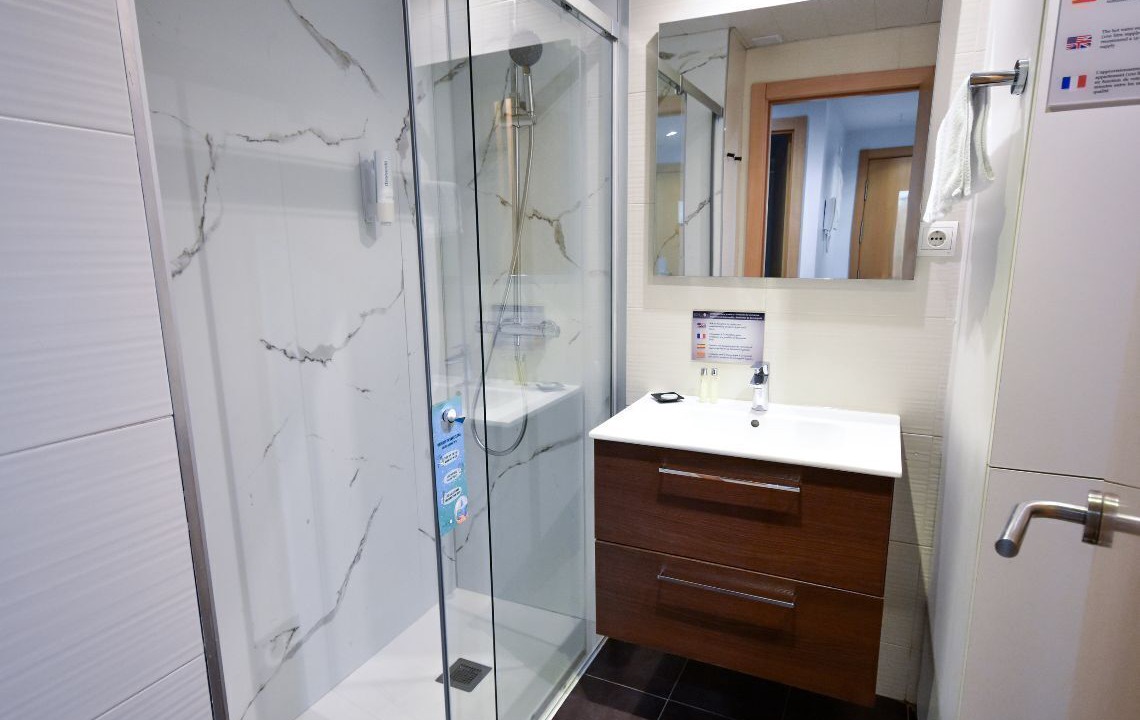 Photo of Bathroom in el Camp d'en Grassot i Gracia Nova